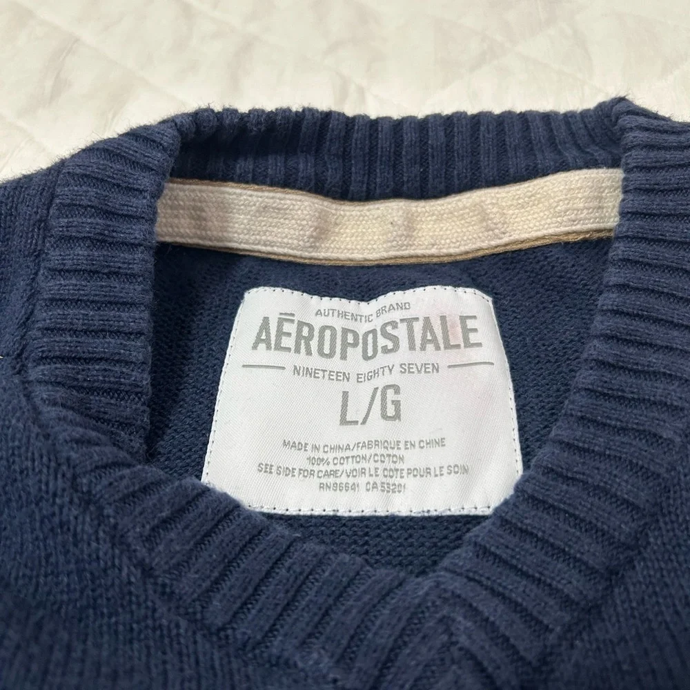 Aeropostale Men's Deep Blue V-Neck Sweater